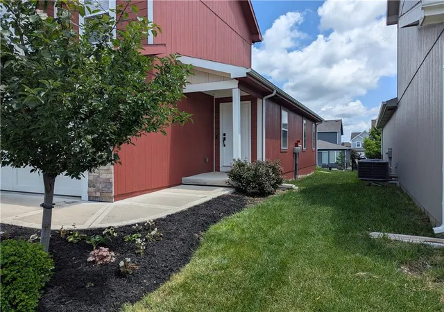 Photo 2 of Single family home for sale at 8816 Sw 9th Street, Lees Summit, MO 64064 | MLS# 2612714 | Listing updated on 2026-09-30