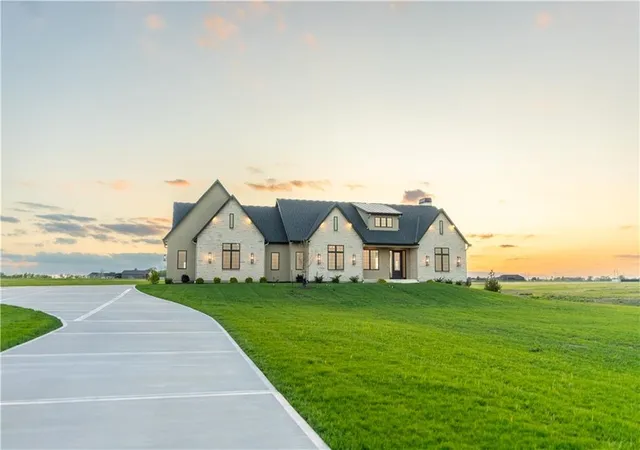 Photo 2 of Single family home for sale at 18904 Bella Terra Rd, Pleasant Hill, MO 64080 | MLS# 2613276 | Listing updated on 2026-09-19