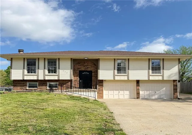 Photo 1 of Single family home for sale at 532 Ne 98th Place, Kansas City, MO 64155 | MLS# 2614133 | Listing updated on 2026-09-15