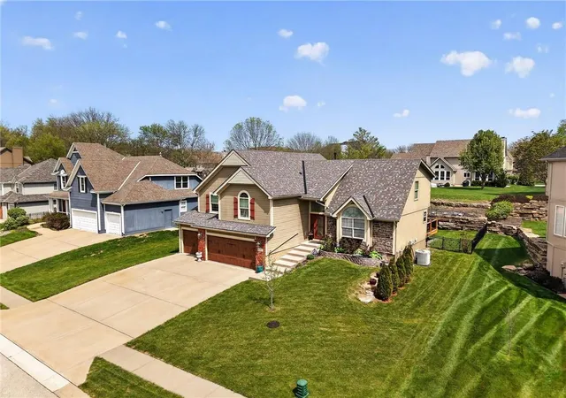 Photo 3 of Single family home for sale at 6719 Nw Monticello Ter, Kansas City, MO 64152 | MLS# 2614274 | Listing updated on 2026-09-28