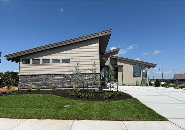 Single family home for sale at 3448 W 133rd Terrace, Leawood, KS 66209 | MLS# 2614599