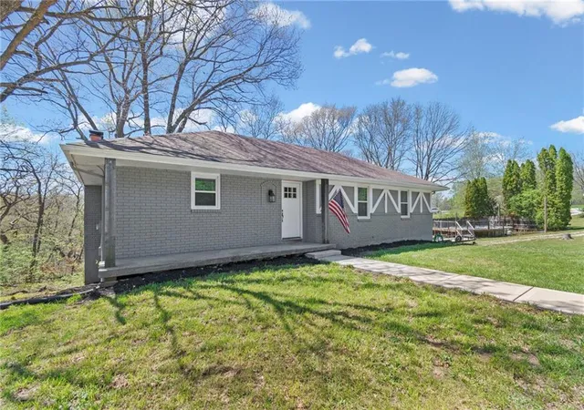 Photo 2 of Single family home for sale at 5977 Se 208th Street, Holt, MO 64048 | MLS# 2615061 | Listing updated on 2026-09-22