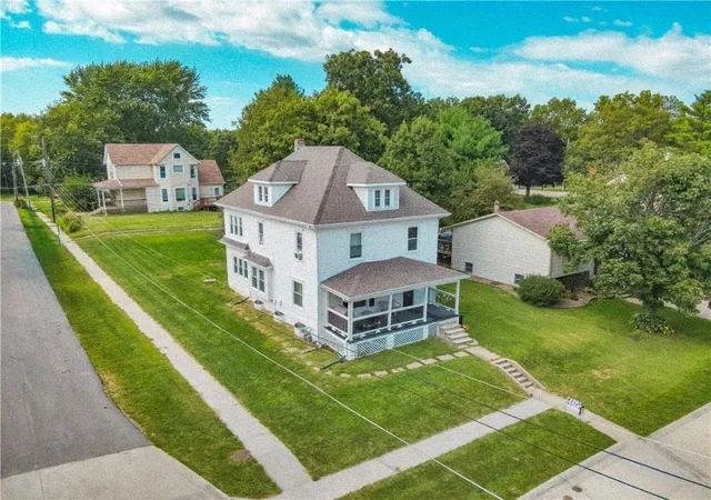 Photo 1 of Multi family home for sale at 1302 N Mulberry St, Maryville, MO 64468 | MLS# 2615177 | Listing updated on 2026-09-10
