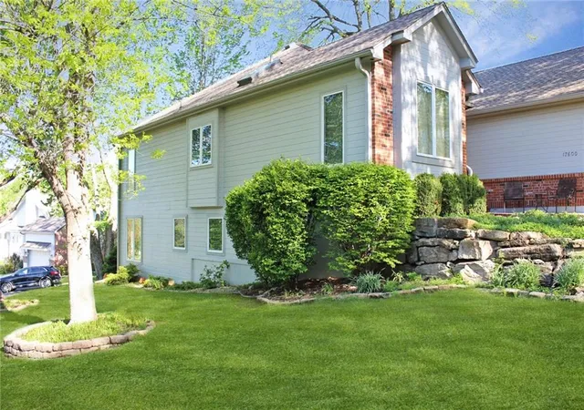 Photo 3 of Single family home for sale at 17800 E 30th Drive S, Independence, MO 64057 | MLS# 2615310 | Listing updated on 2026-09-12
