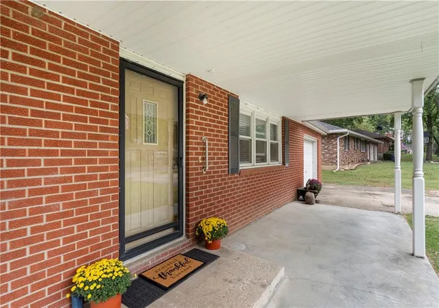 Photo 3 of Single family home for sale at 108 Maple St, Sweet Springs, MO 65351 | MLS# 2615443 | Listing updated on 2026-09-14