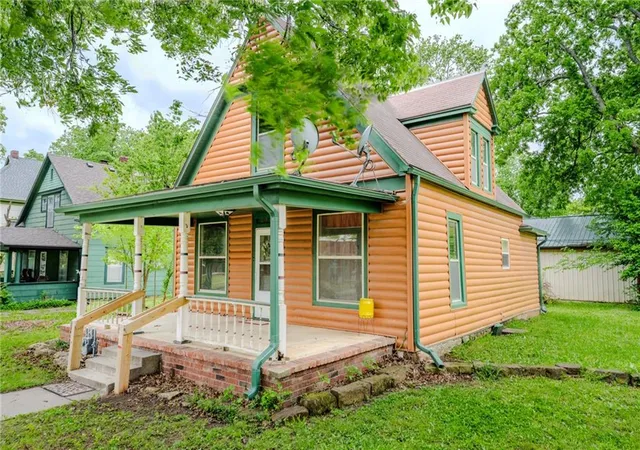 Photo 2 of Single family home for sale at 421 N 12th Street, Fredonia, KS 66736 | MLS# 2615774 | Listing updated on 2026-09-12