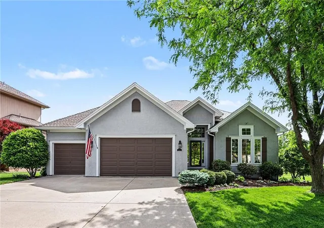 Photo 2 of Single family home for sale at 1923 Ne 104th Terrace, Kansas City, MO 64155 | MLS# 2615828 | Listing updated on 2026-09-09