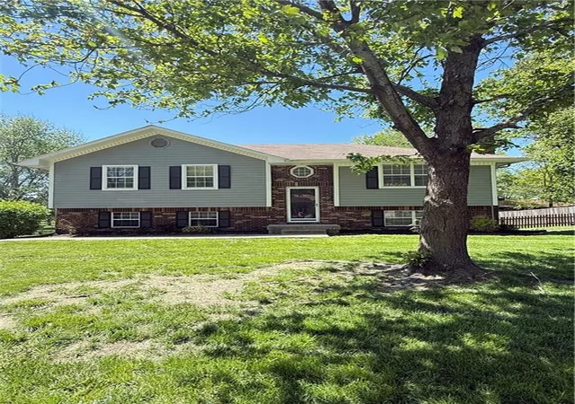 Photo 1 of Sale Pending at 302 16th Avenue S, Greenwood, MO 64034 | MLS# 2616026 | Listing updated on 2026-09-14