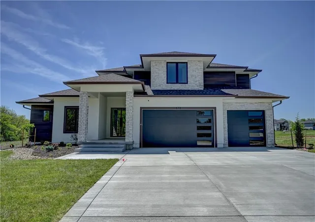 Single family home for sale at 573 S Shore Dr, Pleasant Hill, MO 64080 | MLS# 2616457 | Listing updated on 2026-09-19