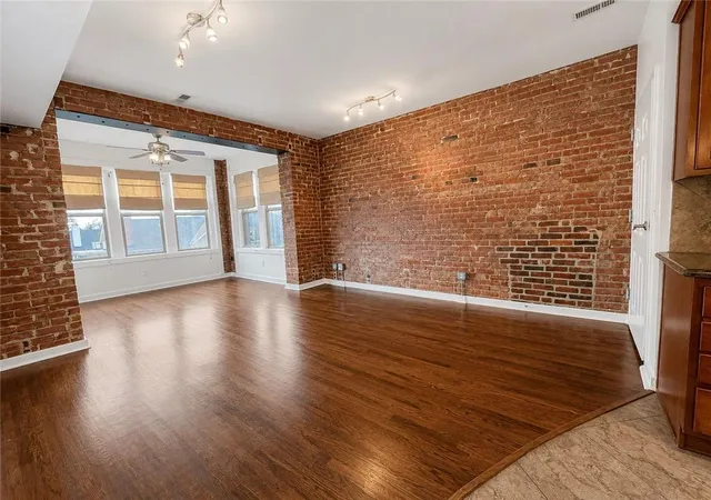 Photo 2 of Condo for sale at 200 E 43rd Street #306, Kansas City, MO 64111 | MLS# 2616463 | Listing updated on 2026-10-08