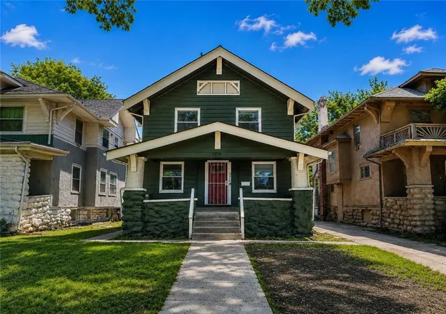 Photo 2 of Single family home for sale at 3719 Benton Blvd, Kansas City, MO 64128 | MLS# 2616598 | Listing updated on 2026-09-12