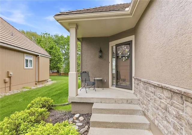 Photo 3 of Single family home for sale at 4237 Park Springs Dr, Lee's Summit, MO 64064 | MLS# 2616678 | Listing updated on 2026-09-15