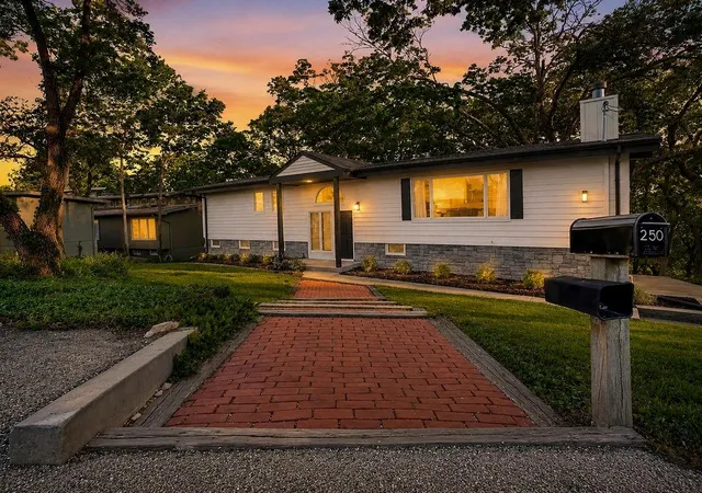 Photo 2 of Single family home for sale at 250 Arapahoe Cir E, Lake Quivira, KS 66217 | MLS# 2616746 | Listing updated on 2026-10-07