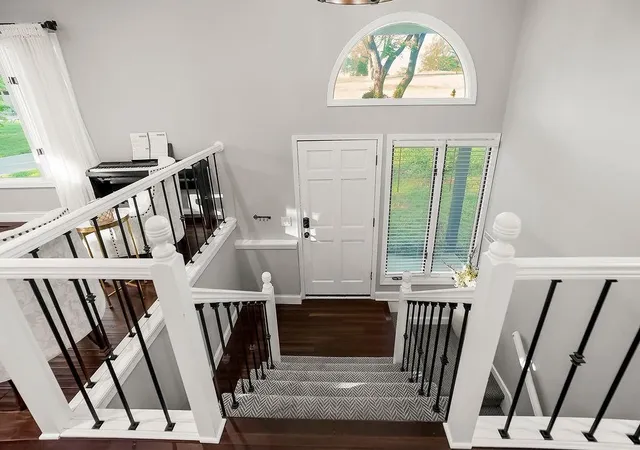 Photo 3 of Single family home for sale at 250 Arapahoe Cir E, Lake Quivira, KS 66217 | MLS# 2616746 | Listing updated on 2026-10-19