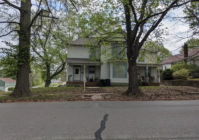 Multi family home for sale at 1101 S Broadway St, Leavenworth, KS 66048 | MLS# 2616855