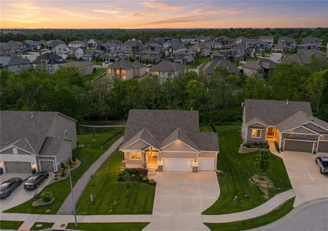 Photo 2 of Single family home for sale at 202 Nw Joshua Dr, Lees Summit, MO 64081 | MLS# 2617127 | Listing updated on 2026-09-25