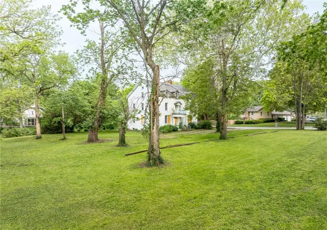 Photo 3 of House for sale at 414 E Cedar St, Olathe, KS 66061 | MLS# 2617191 | Listing updated on 2026-09-09