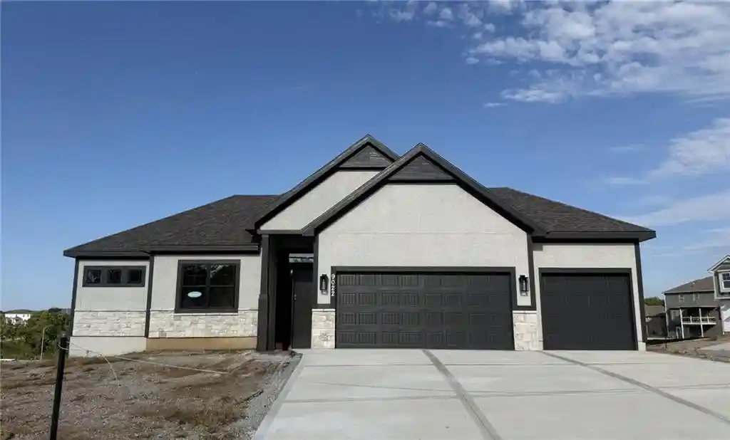 Photo 1 of Single family home for sale at 9022 N Colorado Ave, Kansas City, MO 64156 | MLS# 2617200 | Listing updated on 2026-10-09