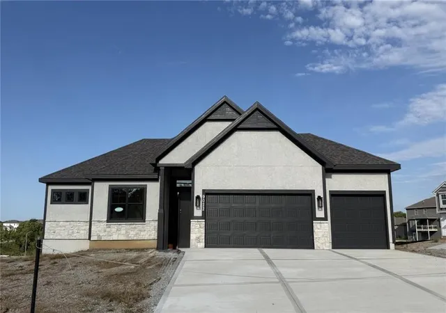 Photo 1 of Single family home for sale at 9022 N Colorado Ave, Kansas City, MO 64156 | MLS# 2617200 | Listing updated on 2026-09-14