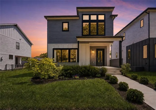Photo 1 of Single family home for sale at 2609 Forest Ave, Kansas City, MO 64108 | MLS# 2617427 | Listing updated on 2026-09-13