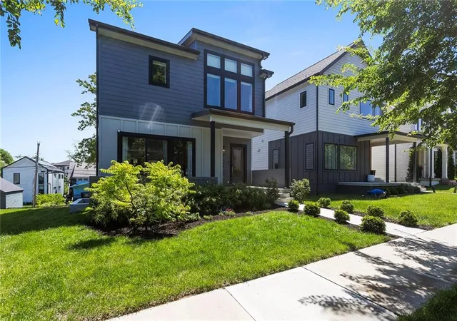 Photo 3 of Single family home for sale at 2609 Forest Ave, Kansas City, MO 64108 | MLS# 2617427 | Listing updated on 2026-09-13