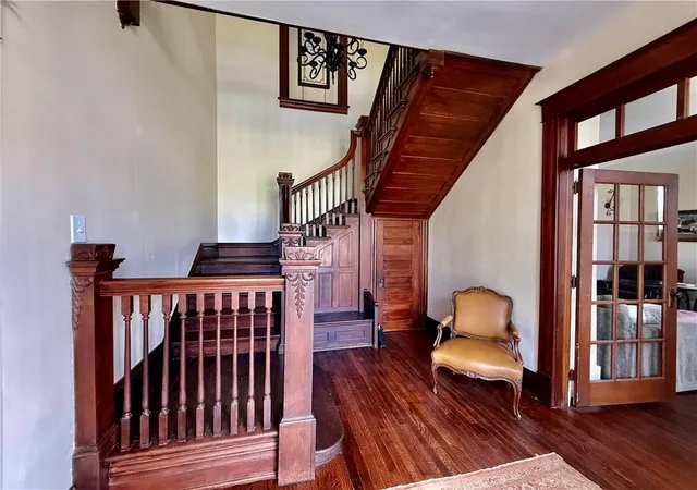 Photo 3 of Single family home for sale at 121 W Royle St, Richmond, MO 64085 | MLS# 2617442 | Listing updated on 2026-09-10