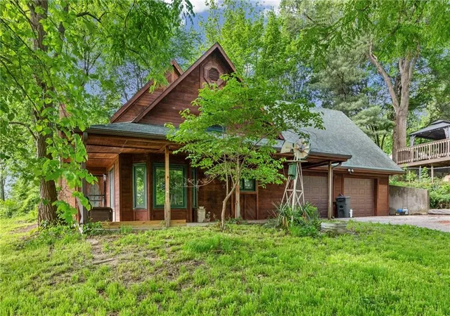 Photo 1 of Single family home for sale at 301 Sw 13th Street, Oak Grove, MO 64075 | MLS# 2617688 | Listing updated on 2026-09-11