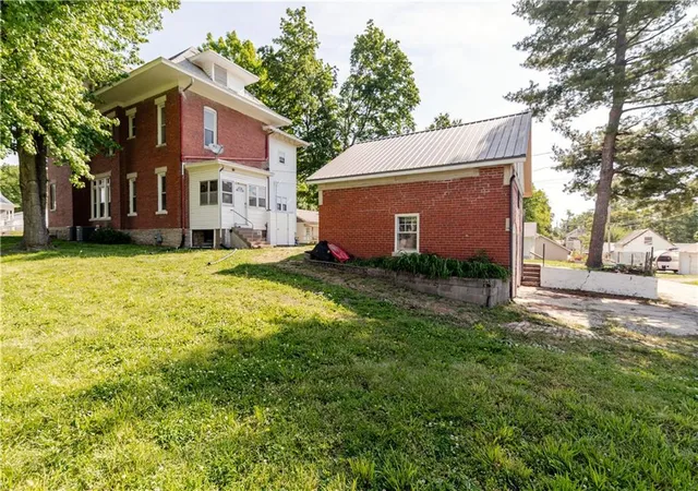 Photo 3 of Single family home for sale at 1120 Kansas Ave, Atchison, KS 66002 | MLS# 2617915 | Listing updated on 2026-09-26