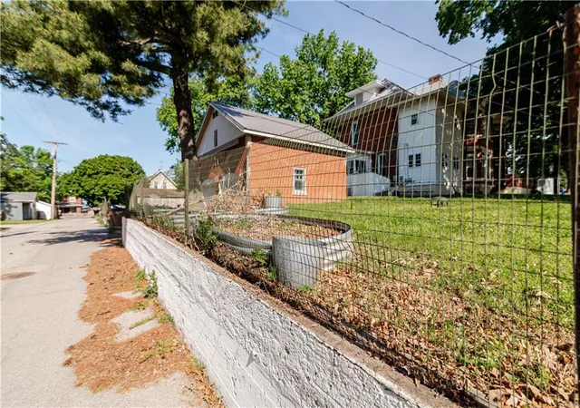 Photo 4 of Single family home for sale at 1120 Kansas Ave, Atchison, KS 66002 | MLS# 2617915 | Listing updated on 2026-09-26
