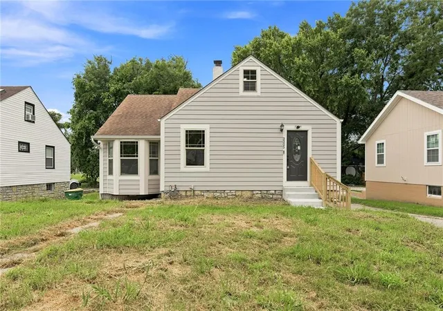 Photo 1 of Single family home for sale at 3305 Delavan Ave, Kansas City, KS 66104 | MLS# 2618072 | Listing updated on 2026-09-29