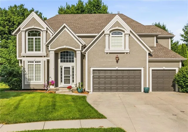 Photo 3 of Single family home for sale at 249 Ne Misty Meadow Dr, Lee's Summit, MO 64064 | MLS# 2618176 | Listing updated on 2026-09-23