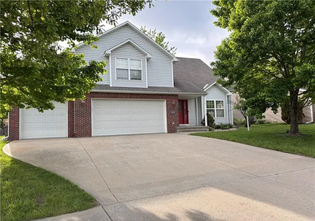 Photo 1 of Single family home for sale at 3216 Morton Ln, Saint Joseph, MO 64506 | MLS# 2618306 | Listing updated on 2026-09-14
