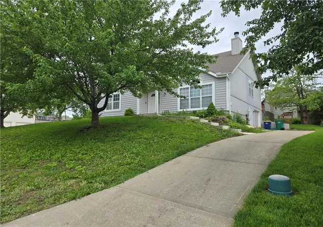 Photo 1 of Single family home for sale at 2128 Sw British Dr, Lees Summit, MO 64081 | MLS# 2618911 | Listing updated on 2026-09-13
