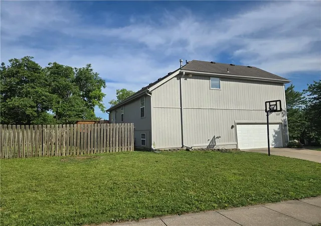 Photo 3 of Single family home for sale at 2128 SW British Dr, Lees Summit, MO 64081 | MLS# 2618911 | Listing updated on 2026-09-13