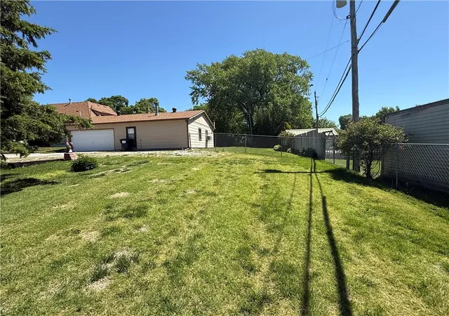 Photo 2 of Single family home for sale at 717 Iowa St, Hiawatha, KS 66434 | MLS# 2619004 | Listing updated on 2026-09-14