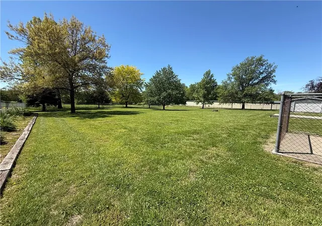 Photo 4 of Sale Pending at 717 Iowa St, Hiawatha, KS 66434 | MLS# 2619004 | Listing updated on 2026-10-15