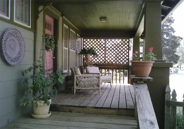 Photo 3 of Single family home for sale at 301 W Washington St, Harrisonville, MO 64701 | MLS# 2619008 | Listing updated on 2026-09-15
