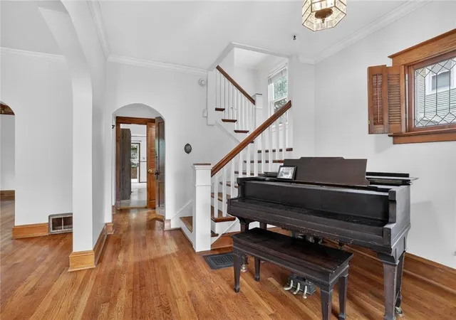 Photo 3 of Single family home for sale at 907 W 32nd Street, Kansas City, MO 64111 | MLS# 2619111 | Listing updated on 2026-09-14