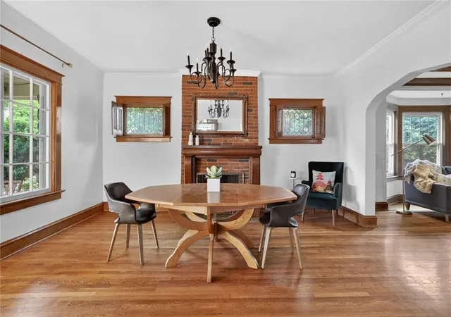 Photo 3 of Single family home for sale at 907 W 32nd Street, Kansas City, MO 64111 | MLS# 2619111 | Listing updated on 2026-09-14