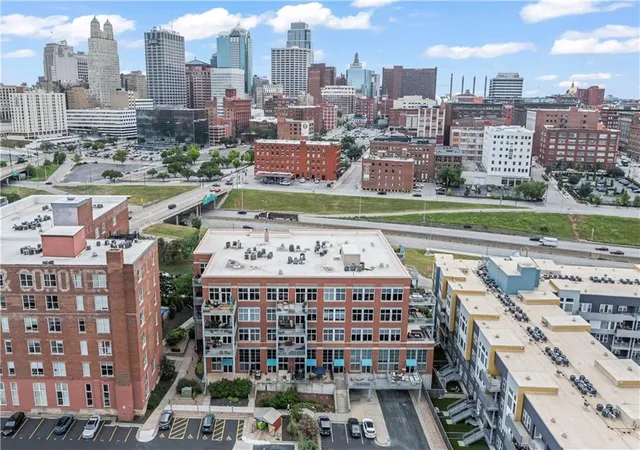 Photo 3 of Condo for sale at 210 W 5th Street #211, Kansas City, MO 64105 | MLS# 2619291 | Listing updated on 2026-09-11
