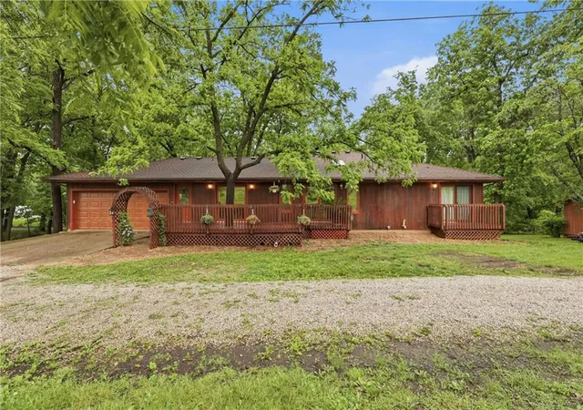 Photo 2 of Single family home for sale at 875 Kendall Rd, Peculiar, MO 64078 | MLS# 2619326 | Listing updated on 2026-09-26