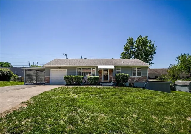 Photo 1 of Sale Pending at 107 Ne 72 Nd Ter, Gladstone, MO 64118 | MLS# 2619394 | Listing updated on 2026-09-09