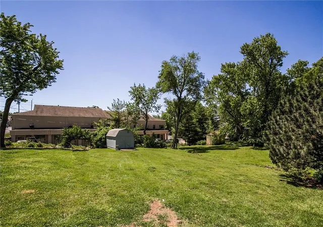 Photo 3 of Single family home for sale at 107 NE 72 Nd Ter, Gladstone, MO 64118 | MLS# 2619394 | Listing updated on 2026-10-10