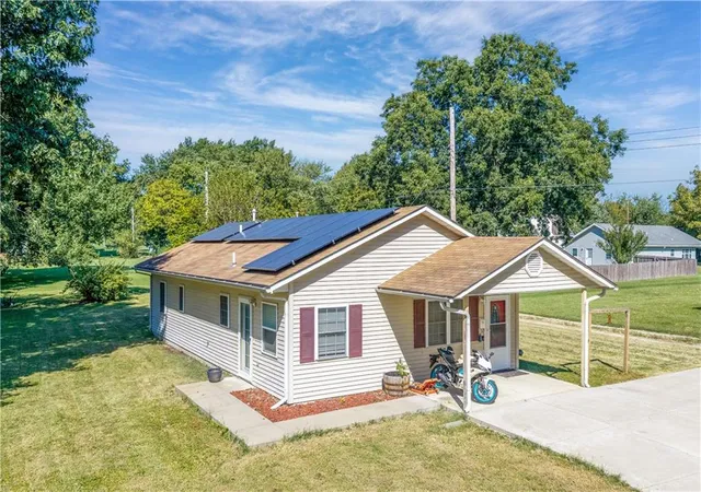 Photo 1 of Single family home for sale at 303 N Depp Ave, Sedalia, MO 65301 | MLS# 2619427 | Listing updated on 2026-09-09