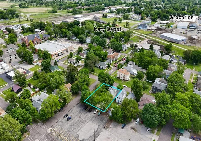 Photo 3 of Single family home for sale at 602 S Washington Ave, Sedalia, MO 65301 | MLS# 2619758 | Listing updated on 2026-09-09