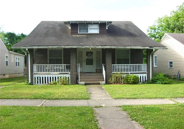 Photo 1 of Single family home for sale at 711 W Euclid St, Pittsburg, KS 66762 | MLS# 2619928 | Listing updated on 2026-09-15