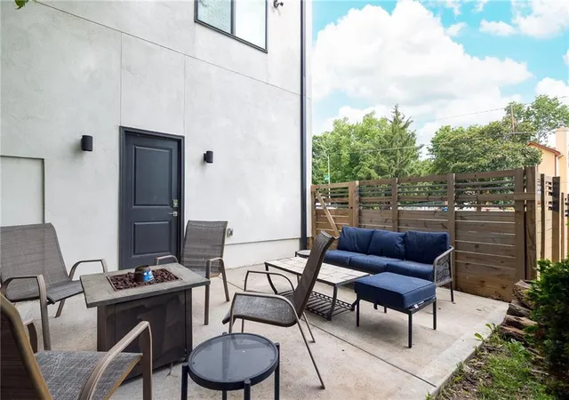 Photo 3 of Single family home for sale at 1301 E 41st Street, Kansas City, MO 64111 | MLS# 2620672 | Listing updated on 2026-09-09