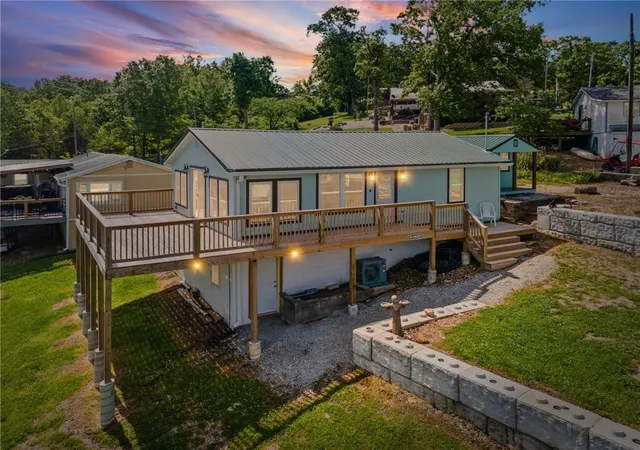 Single family home for sale at 31447 Stonecrest Rd, Warsaw, MO 65355 | MLS# 2620685