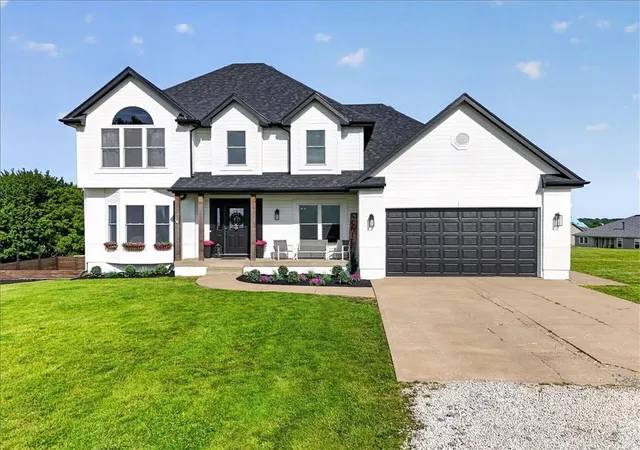 Photo 1 of Single family home for sale at 715 S Minter Rd, Grain Valley, MO 64029 | MLS# 2621355 | Listing updated on 2026-09-09