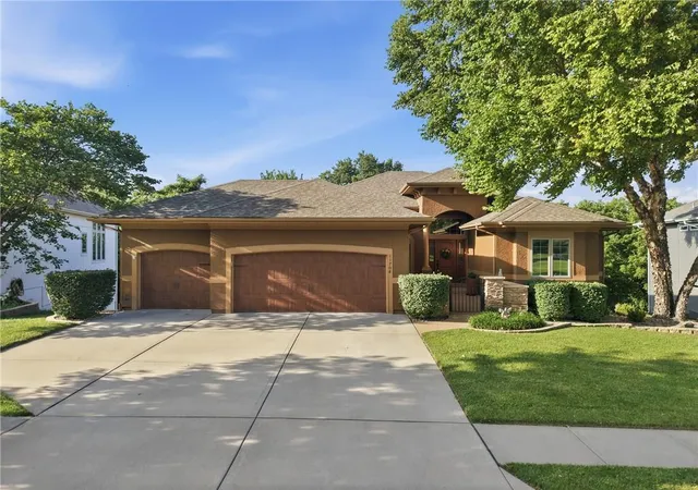 Photo 2 of Single family home for sale at 11708 Delavan Ave, Kansas City, KS 66109 | MLS# 2621595 | Listing updated on 2026-09-15